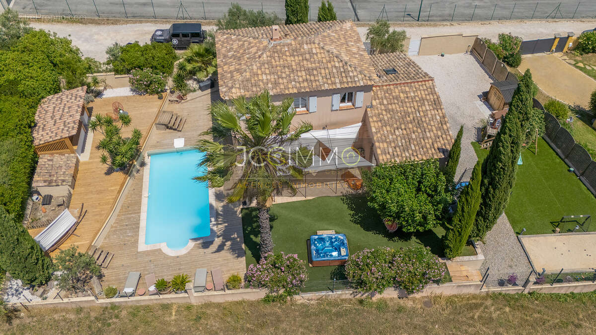 Maison à LA CRAU