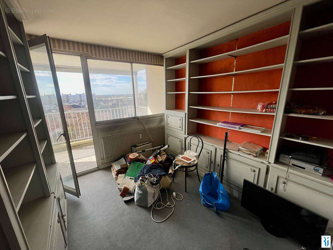 Appartement à MONT-SAINT-AIGNAN