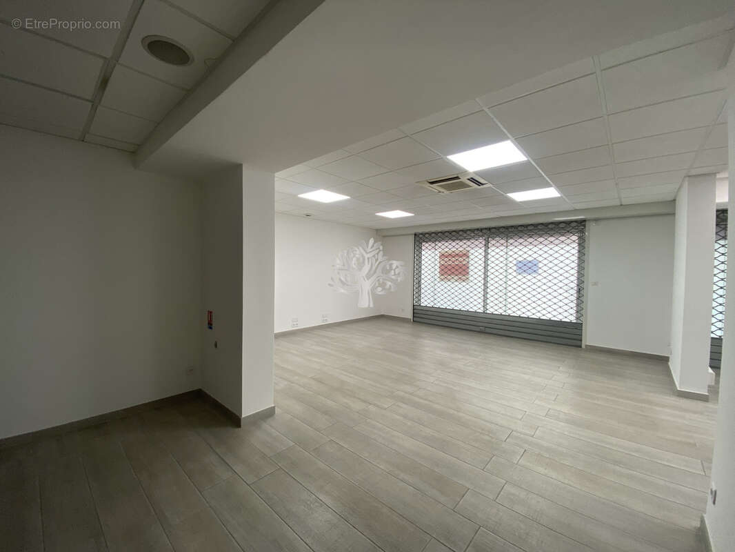 Commerce à SANARY-SUR-MER