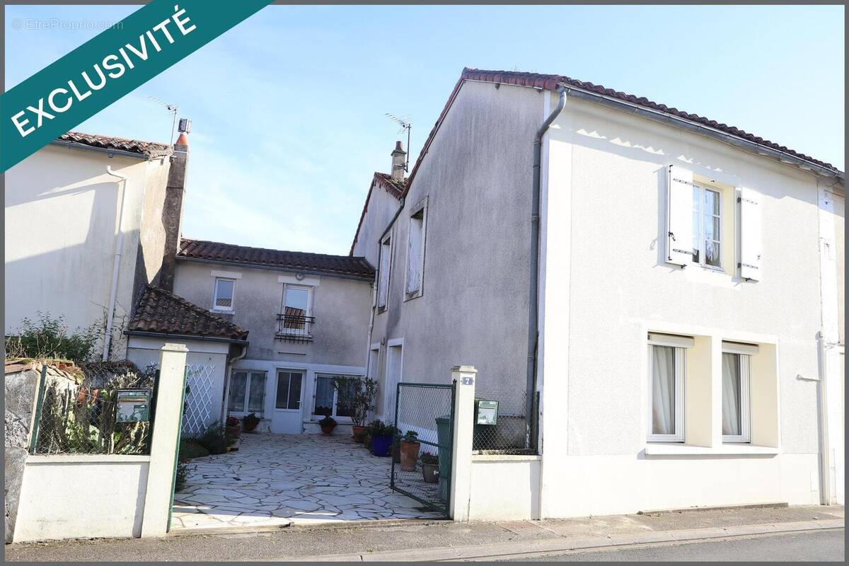 Photo 1 - Maison à SAUZE-VAUSSAIS