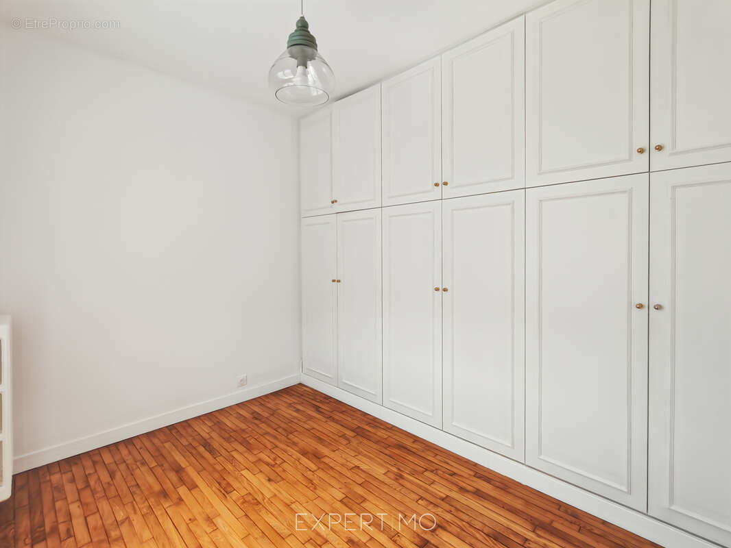 Maison de caractère rénovée avec jardin, véranda et garage - photo 16