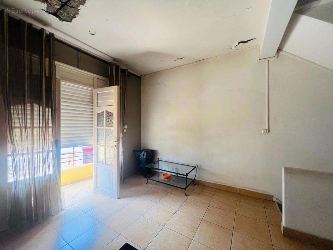 Commerce à POINTE-A-PITRE