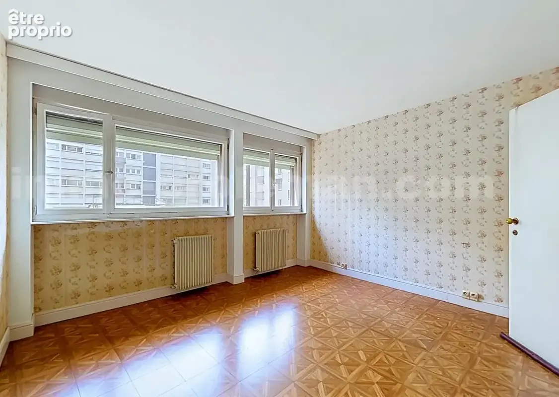 Appartement_T2_Annemasse_belle_superficie_prox_frontière_Suisse_tram_Ceva_direction_GENEVE_Frontaliers_Chambre_Traversant