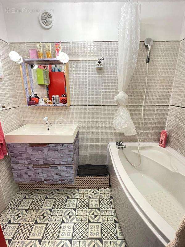 Appartement à PORT-DE-BOUC