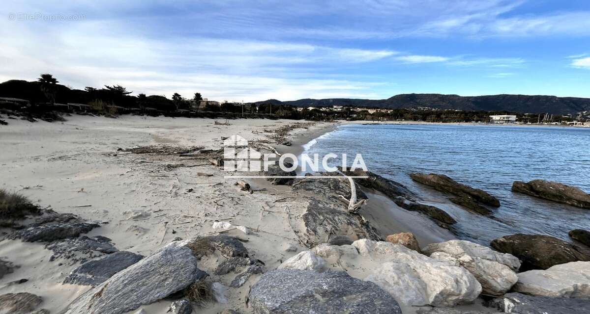 Appartement à BORMES-LES-MIMOSAS