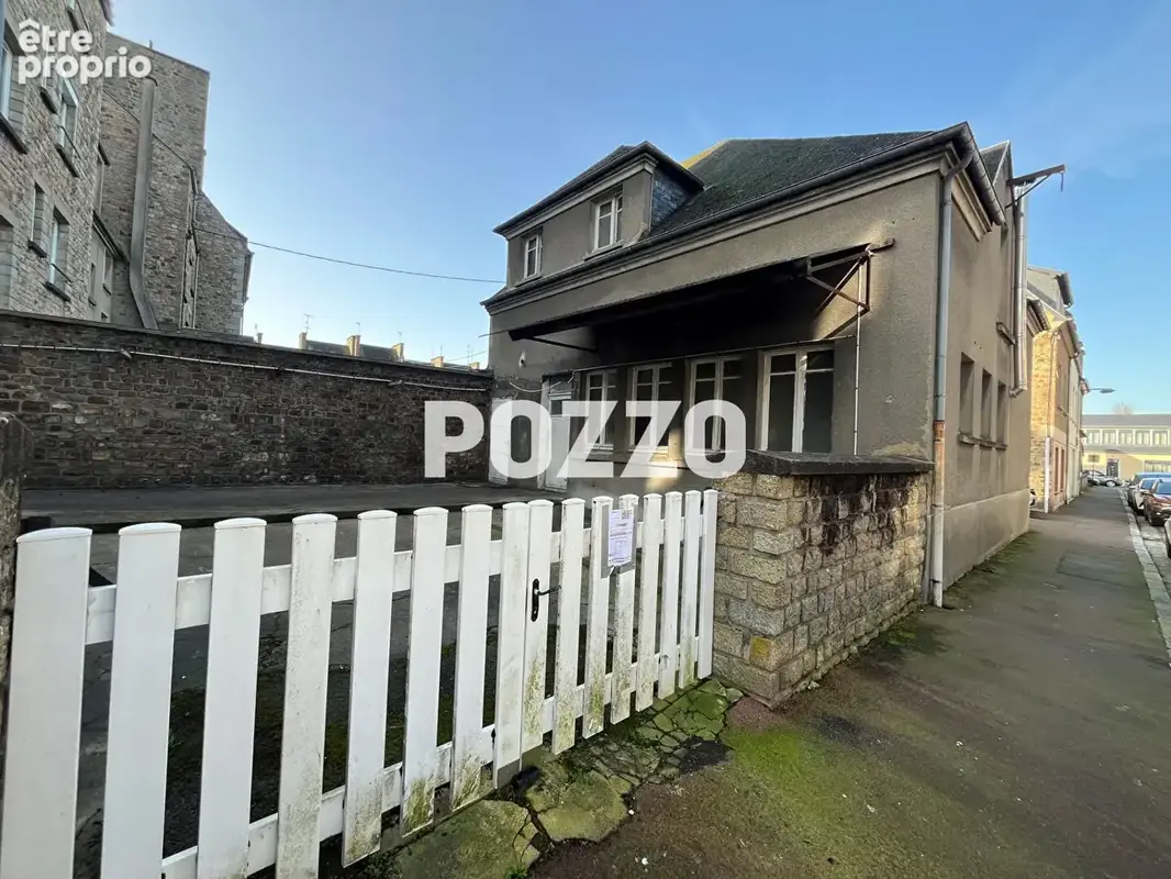 A Vendre - Saint Hilaire Du Harcouet - Maison 2 pièce(s) 135 m² - Centre-ville - photo 4