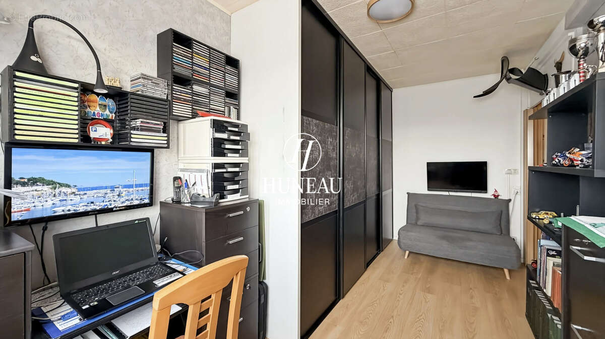 Appartement à VILLENEUVE-LA-GARENNE