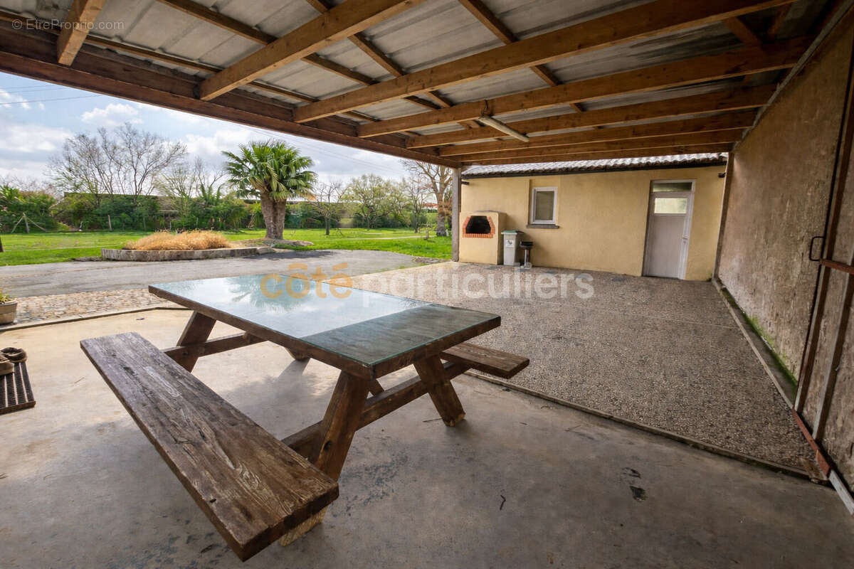 Maison à LA BOISSIERE-DE-MONTAIGU