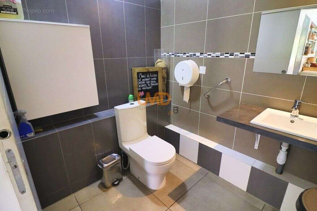 Commerce à SAINT-MAXIMIN-LA-SAINTE-BAUME