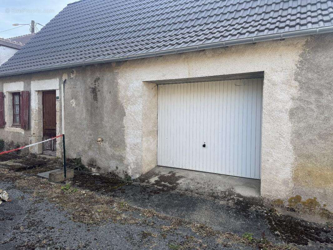Maison 120 m² à Saint-Hilaire-Sur-Benaize  - photo 4