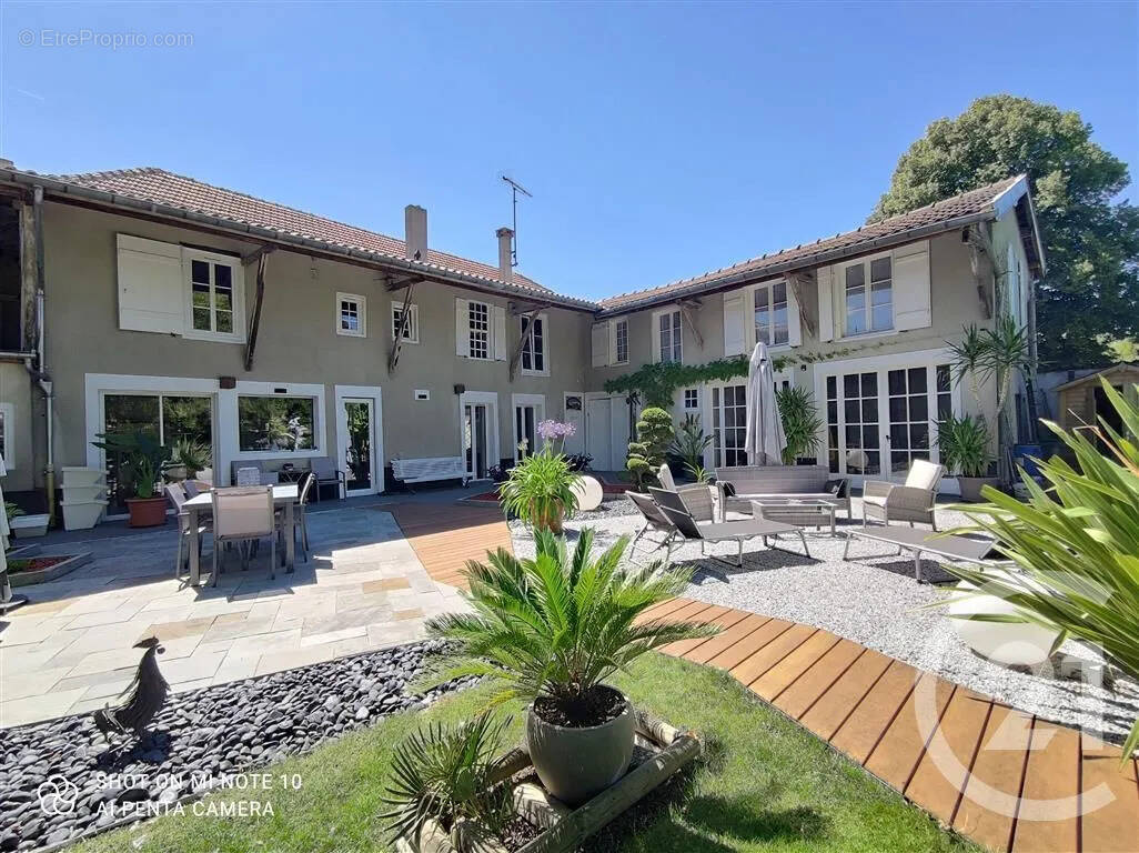 Maison à LA CHAUSSEE-SUR-MARNE