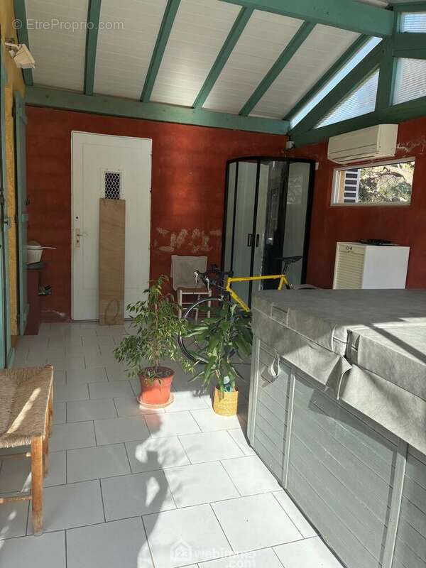 Véranda ou salle de détente/spa - Maison à LE THORONET