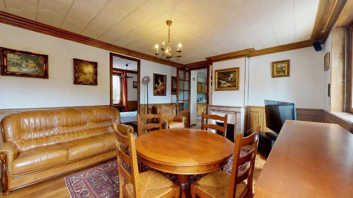 Maison à COUBRON