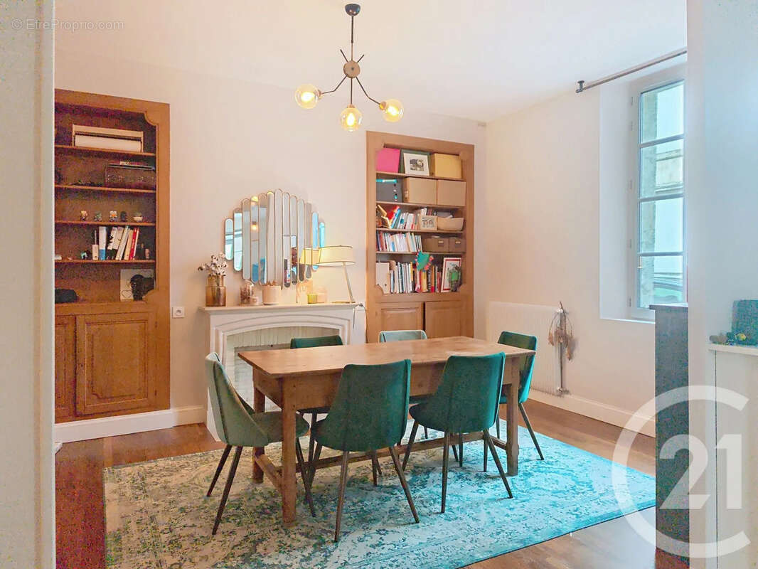 Maison 190 m² à Angouleme  - photo 2