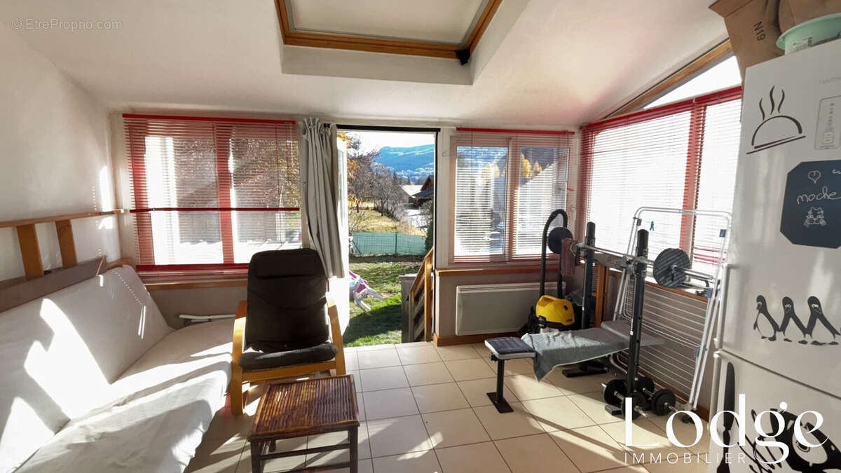 Appartement à PELVOUX