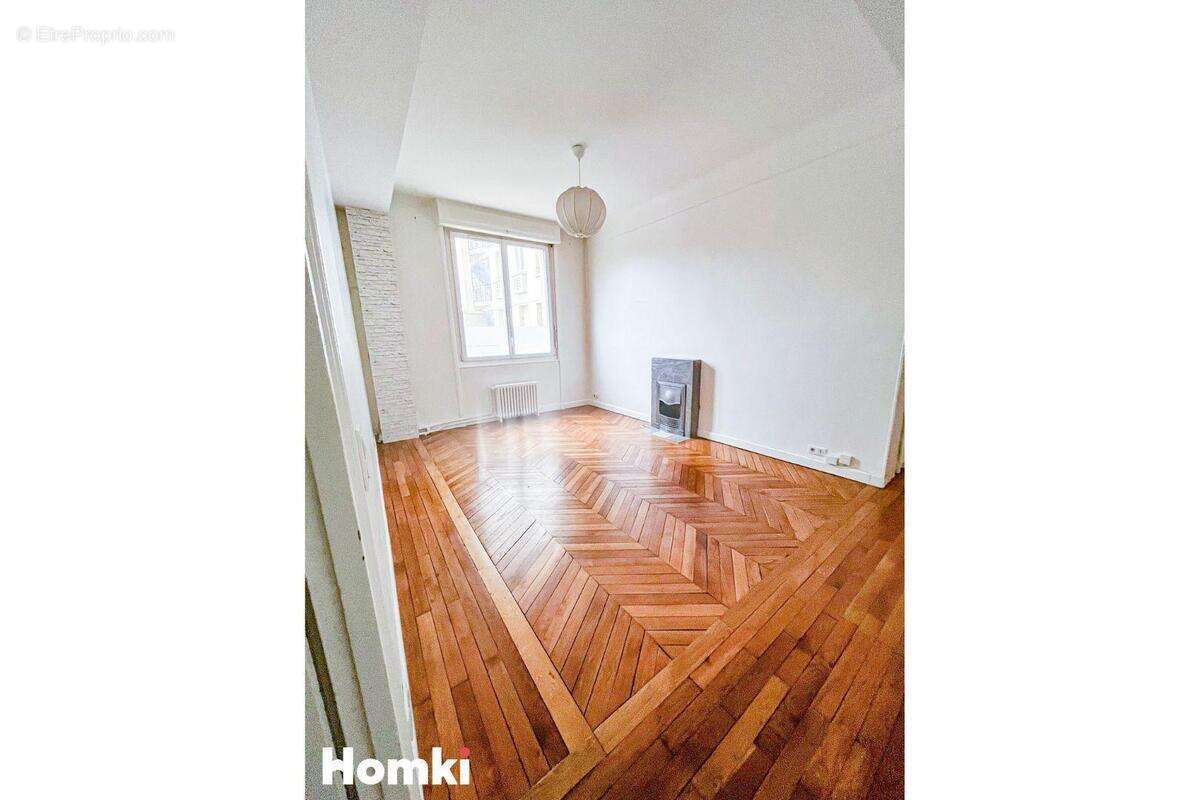 Appartement à LA GARENNE-COLOMBES