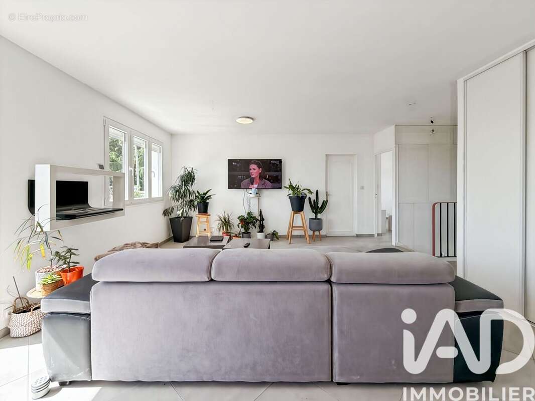 Maison 118 m² à Laval  - photo 4