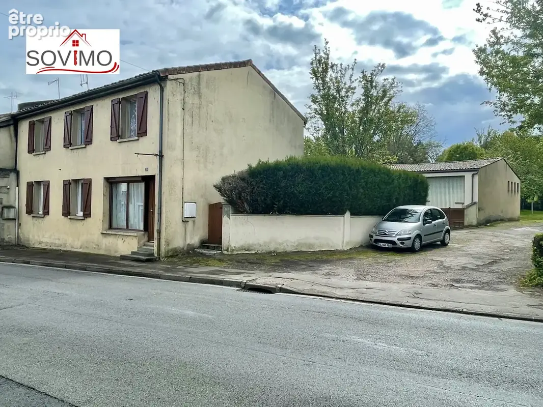 Maison de ville tout confort avec cour et grand garage, 5 chambres. - photo 23