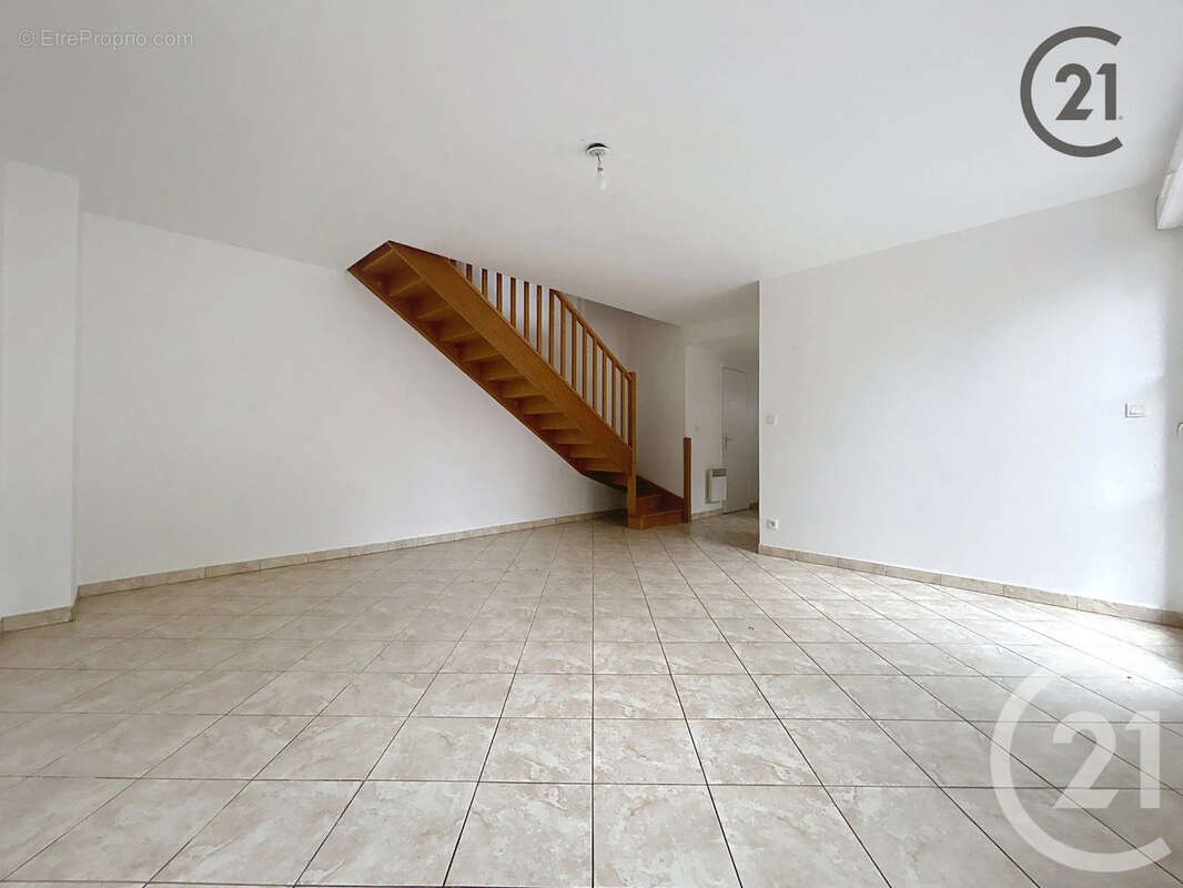 Maison à MONTEREAU-FAULT-YONNE