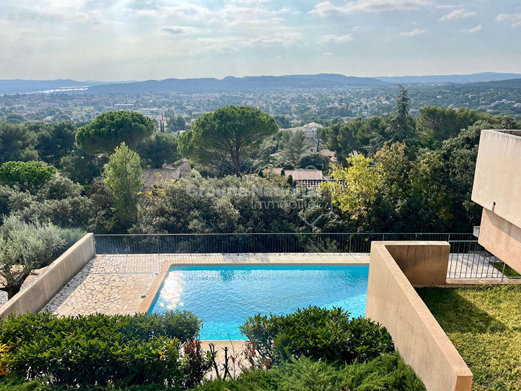 Maison à VILLENEUVE-LES-AVIGNON