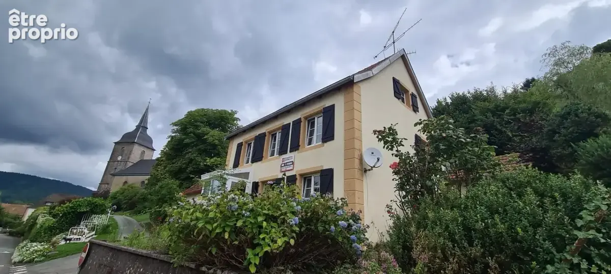 Maison à ROUGEGOUTTE