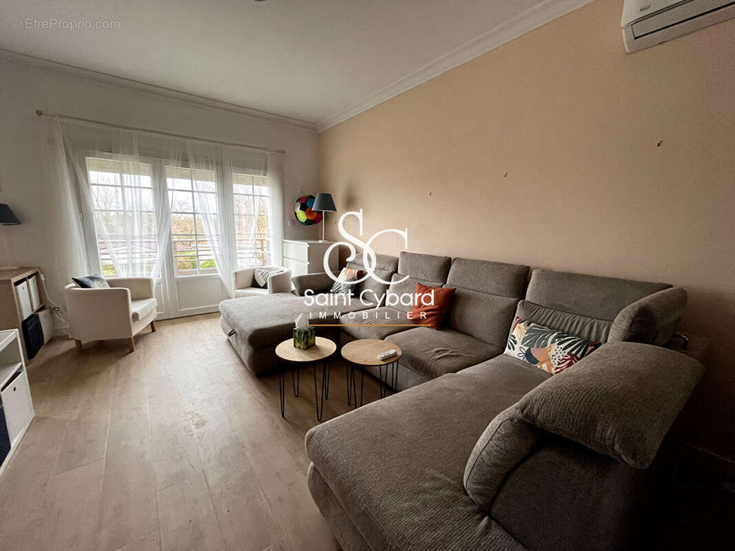 Maison à SAINT-YRIEIX-SUR-CHARENTE