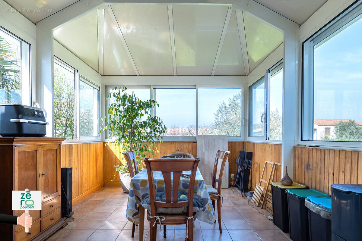 Maison à LES MAGNILS-REIGNIERS