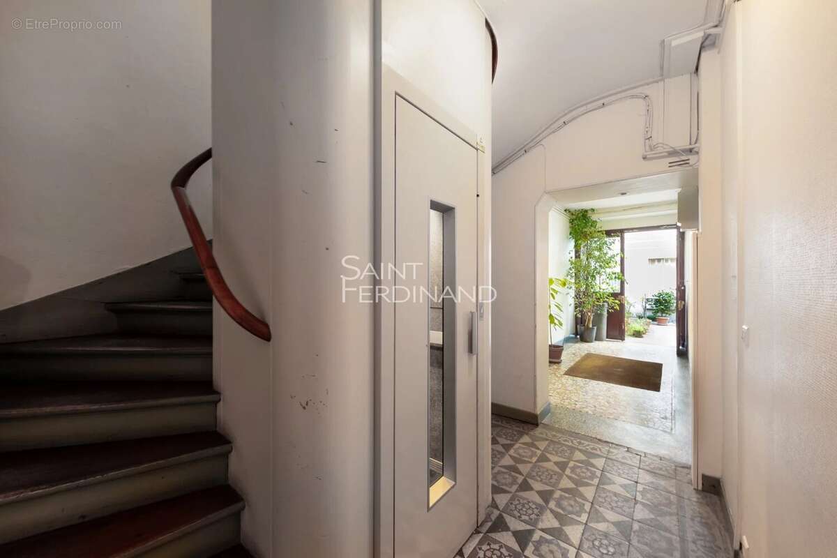 Appartement à PARIS-15E