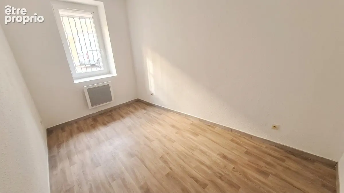 TAVEL – Appartement T3 en rez-de-chaussée dans résidence sécurisée - photo 5