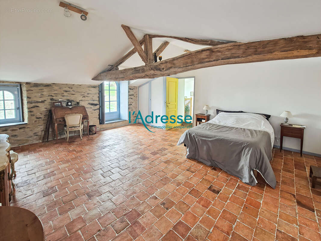 Maison à SAINT-LAURENT-DU-MOTTAY