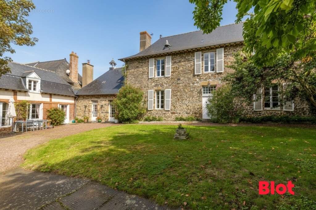 Maison à PIRE-SUR-SEICHE