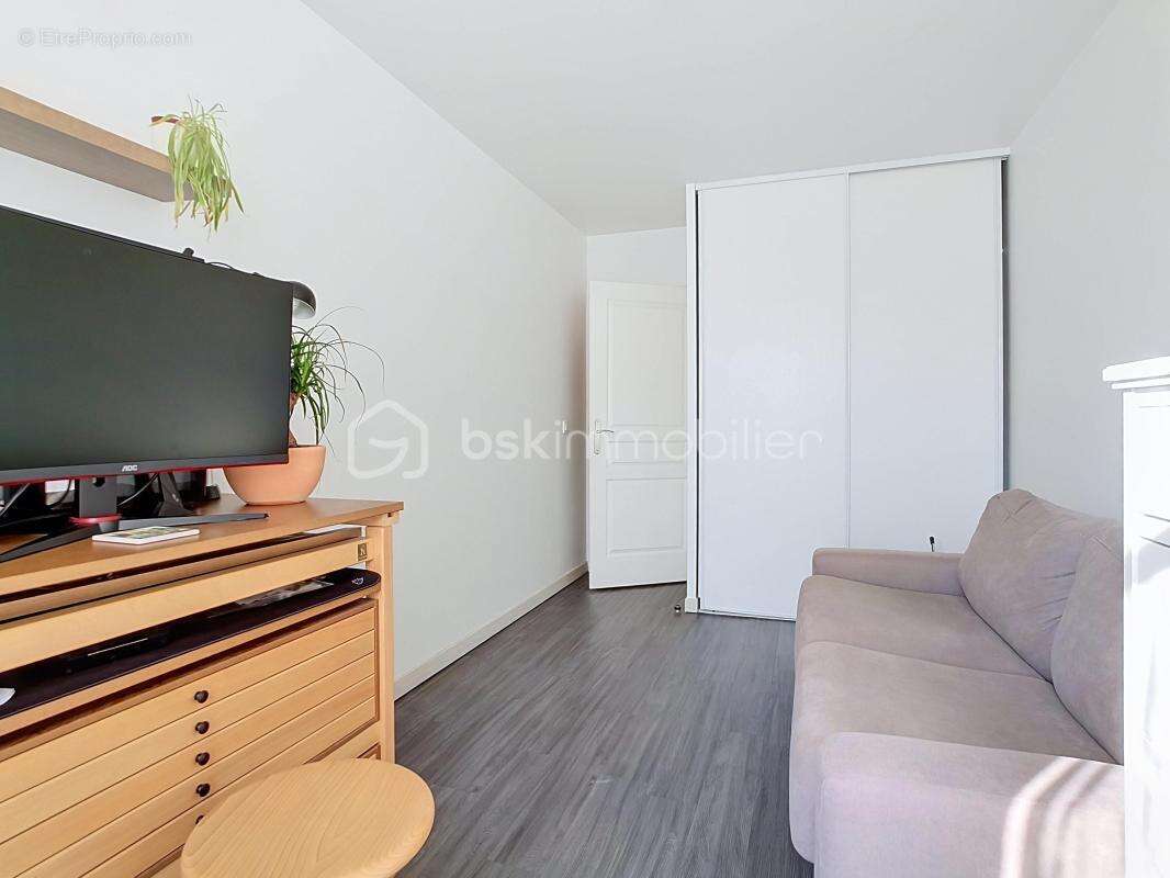  Le cocon idéal à Coupvray : dernier étage, balcon, double parking et sérénité garantie !  - photo 8