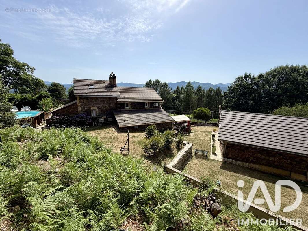 Maison 128 m² à Chambon  - photo 2