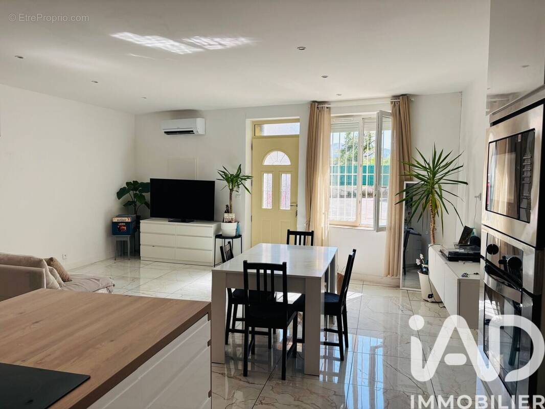 Photo 1 - Maison à MARSEILLE-11E