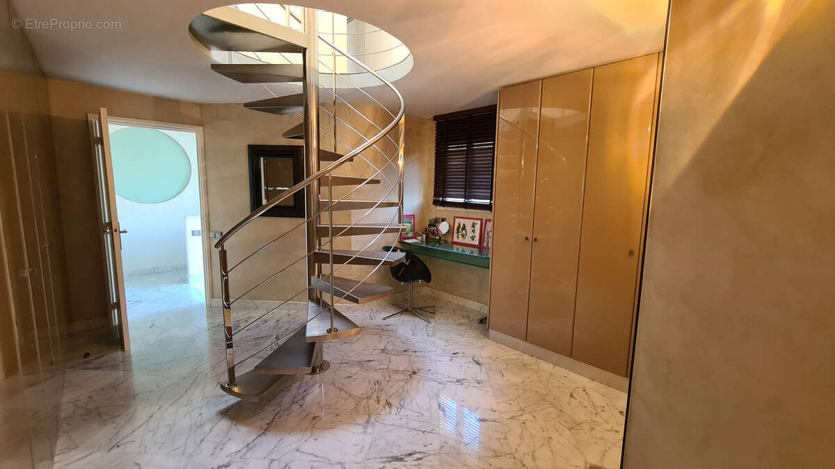 Maison 450 m² à Antibes  - photo 31