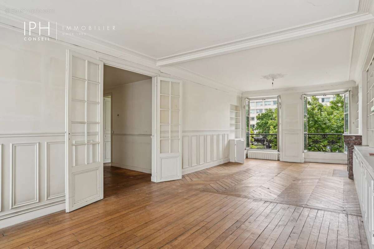 Appartement à NEUILLY-SUR-SEINE