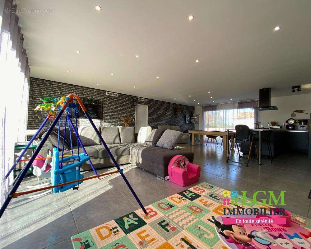 Maison à LA VILLE-DIEU-DU-TEMPLE