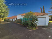 Maison à SAINT-PIERRE-MONTLIMART