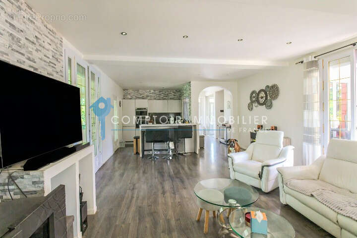 Dpt Eure (27) à vendre maison avec piscine en bordure de rivière sur terrain 3 385 m2 - photo 3