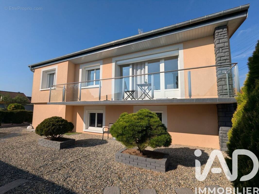 Photo 1 - Maison à BRIENON-SUR-ARMANCON