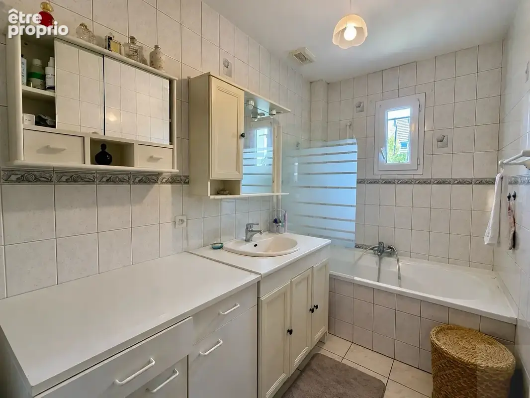 Nesle  - pavillon individuel elevee sur sous sol complet - 4 chambres - sous sol complet - garage - jardin - photo 12