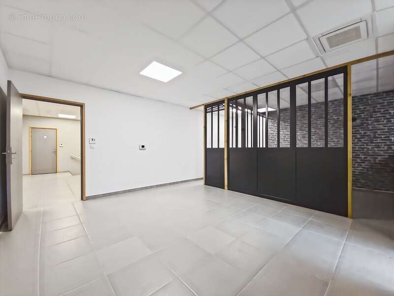 Sarrola-carcopino – baleone centre – pépinière de bureaux d'environ 342 m² - photo 7