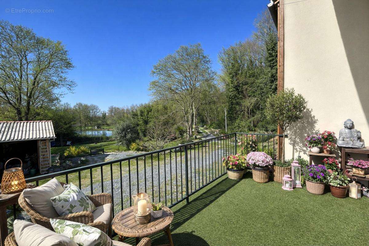 Vue lac, parc arboré, rivière et terrain de 3000 m2   3 cham - photo 2
