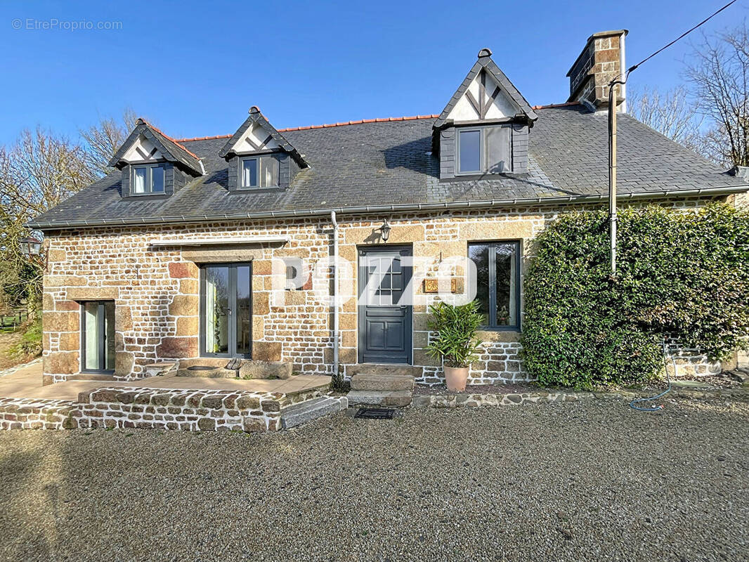 Maison à PERRIERS-EN-BEAUFICEL