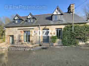 Maison à PERRIERS-EN-BEAUFICEL