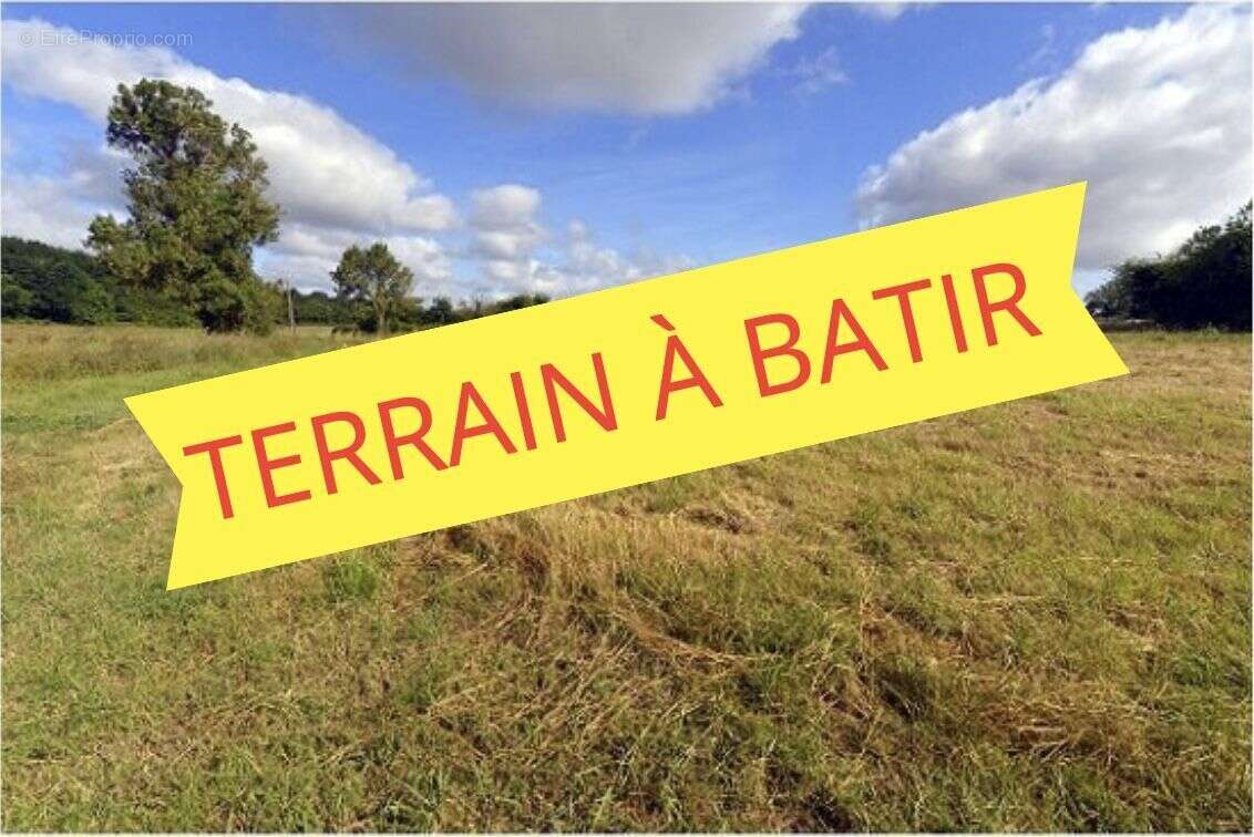 Terrain à MEURSAC