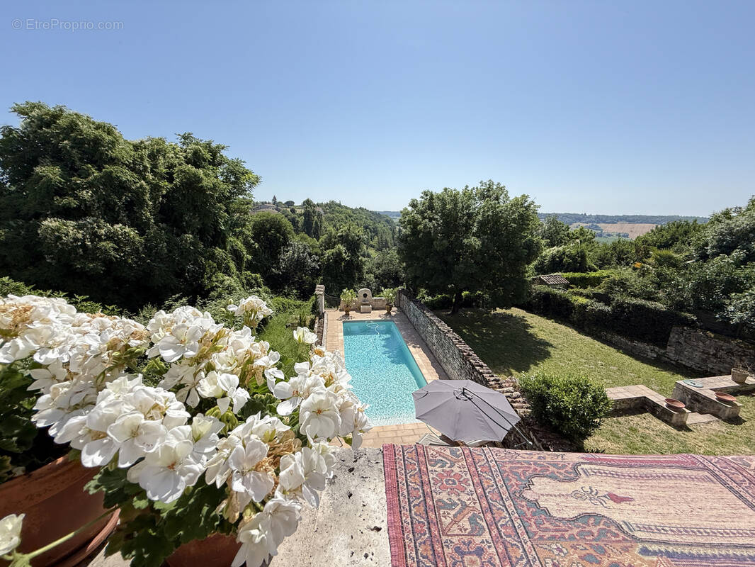 Maison à CASTELNAU-MONTRATIER