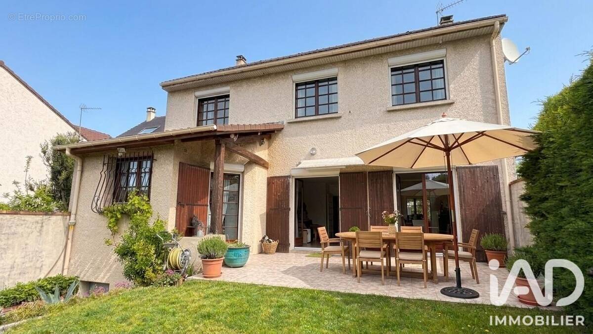 Photo 1 - Maison à SARTROUVILLE