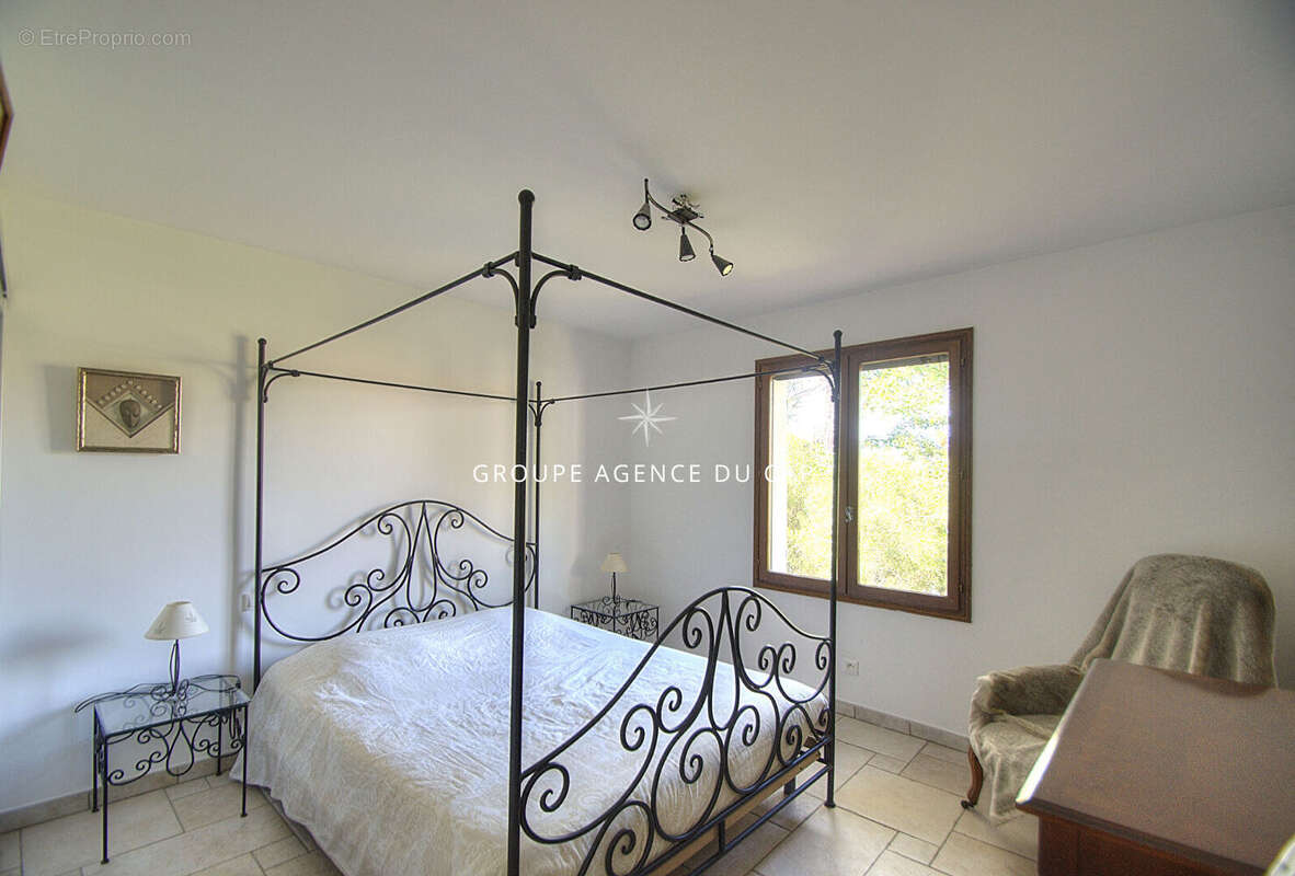 Maison à PUGET-SUR-ARGENS