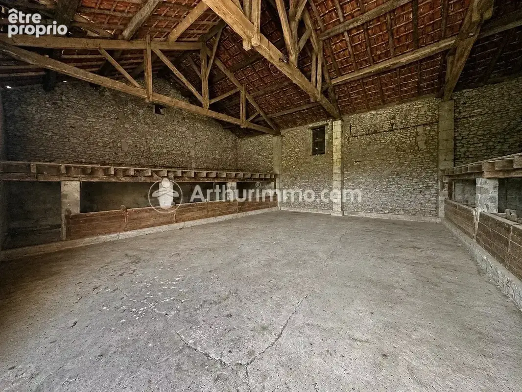 Maison  99 m², 3 ch + 2 granges attenantes - photo 8